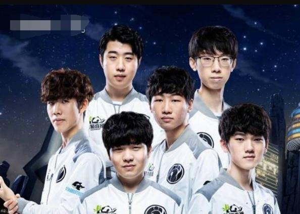 2023英雄联盟职业联赛春季赛总决赛，暨LPL十周年纪念颁奖典礼，即将于4月15日在上海梅赛德斯-奔驰文化中心举行