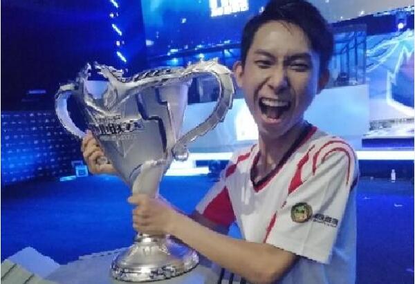 Bilibili Gaming vs AL赛前数据前瞻：双方中单是中后期团战的关键胜负手